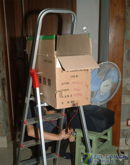 看过别笑 千元自制投影机到底啥模样